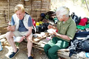 Cựu binh Ronald Reddy đã 7 lần sát  cánh cùng các cựu chiến binh Việt Nam trong các chuyến tìm hài cốt  liệt sĩ Trung đoàn 209. Ảnh: Hồ Đại Đồng