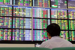 VN-Index giảm gần 17 điểm