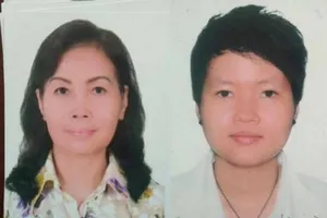 Phạm Thị Thiên Hà (phải) và mẹ là bà Trịnh Thị Hồng Hoa.