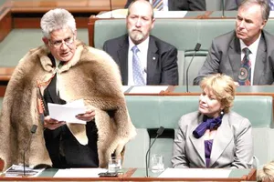 Ông Ken Wyatt phát biểu trước quốc hội