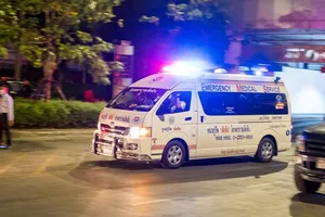     Xe cứu thương tại hiện trường. Ảnh: Teller Report