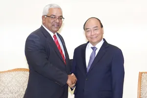 Thủ tướng Chính phủ Nguyễn Xuân Phúc tiếp Bộ trưởng Tư pháp Cuba Oscar Manuel Silvera Martínez. Ảnh: VGP