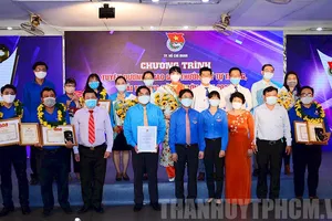 Trao Giải thưởng Lý Tự Trọng năm 2020. Ảnh: hcmcpv