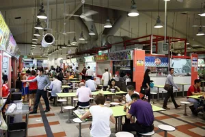 Một trung tâm ẩm thực đường phố của Singapore