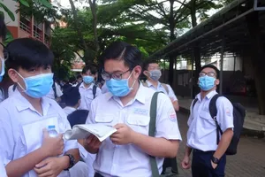 Thí sinh tham gia kỳ thi tuyển sinh lớp 10 năm học 2020-2021 tại TPHCM