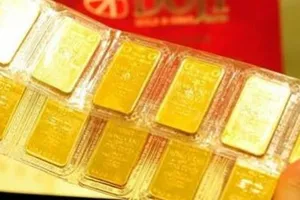 Giá vàng SJC giảm gần 2 triệu đồng/lượng