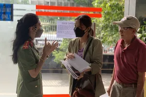 Công an TPHCM vẫn cấp hộ chiếu cho các trường hợp cấp thiết