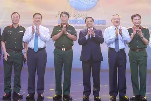 Thủ tướng Phạm Minh Chính và các đại biểu dự chương trình cầu truyền hình “Khát vọng Đại dương xanh”. Ảnh: VIẾT CHUNG