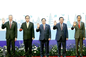 Trưởng đoàn các nước ASEAN tham dự Phiên họp hẹp Hội nghị cấp cao ASEAN lần thứ 41