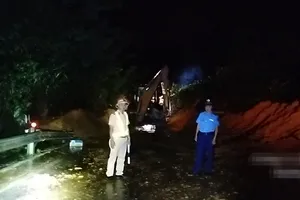 Đường Hồ Chí Minh đoạn qua Quảng Nam bị sạt lở nghiêm trọng