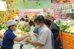 Tiếp tục bình ổn giá, kích cầu mua sắm