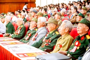 Xúc động cuộc gặp mặt, tri ân chiến sĩ Điện Biên