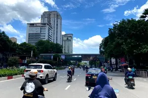 Bắc bộ nắng nóng, Nam bộ mưa rào đến mưa to