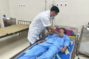 Đảo Lý Sơn: Phẫu thuật thành công ca bệnh nguy cấp trong mùa biển động