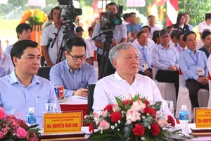 Phó Thủ tướng Thường trực Nguyễn Hòa Bình dự lễ khánh thành 2 tuyến đường hơn 1.350 tỷ đồng tại Bình Thuận