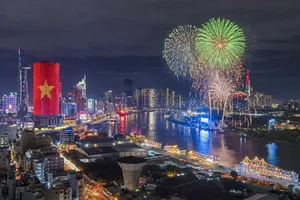 Khắc họa hành trình vươn mình của đất nước