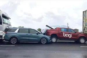 Va chạm liên hoàn giữa 5 xe ô tô trên cao tốc Phan Thiết - Dầu Giây. Ảnh: NDCC