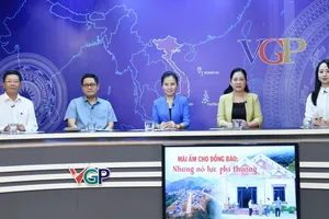 Các đại biểu dự tọa đàm