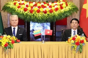 Chủ tịch nước Lương Cường và Tổng thống Gitanas Nauseda. Ảnh: QUANG PHÚC