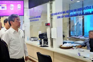 Đồng chí Nguyễn Phước Lộc giám sát vận hành thử nghiệm mô hình chính quyền địa phương cấp xã tại phường Diên Hồng