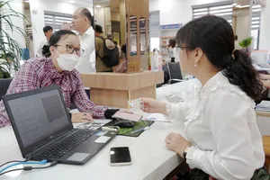 Cán bộ, công chức cấp xã sẵn sàng vào việc