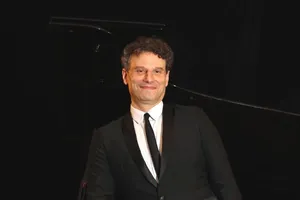 Nghệ sĩ dương cầm người Pháp David Greilsammer trở lại Việt Nam