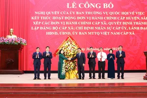 Lai Châu công bố các nghị quyết, quyết định về sắp xếp đơn vị hành chính