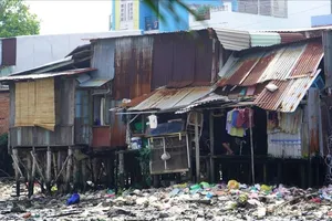 TPHCM sẽ di dời gần 40.000 căn nhà trên và ven sông, kênh rạch