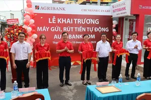 Agribank mang dịch vụ ngân hàng hiện đại thắp sáng hy vọng phát triển tại xã đảo Thạnh An