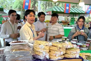 Gian hàng giới thiệu sản phẩm của đất nước Lào tại Ngày hội giao lưu Văn hóa - Ẩm thực - Kết nối giao thương Lào - Việt Nam năm 2025