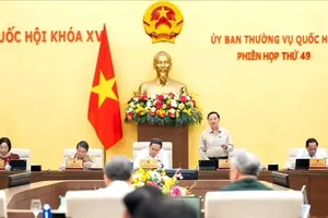 Phó Chủ tịch Quốc hội Nguyễn Khắc Định điều hành phiên họp 