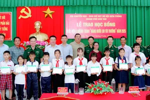 200 suất học bổng đến với học sinh vùng ven biển TP Cần Thơ