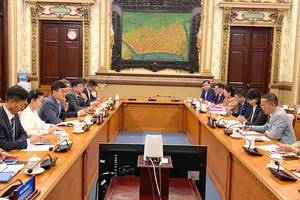 Quang cảnh buổi làm việc. Ảnh: XUÂN HẠNH