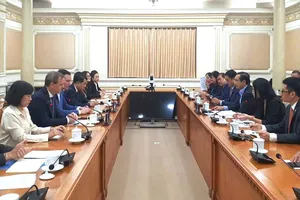 Chủ tịch UBND TPHCM tiếp lãnh đạo các doanh nghiệp Hà Lan. Ảnh: THỤY VŨ