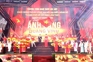Chương trình nghệ thuật “Dưới ánh sáng quang vinh”: Bản hùng ca tự hào TPHCM trong kỷ nguyên mới