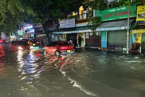 TPHCM: Khẩn trương khắc phục tình trạng ngập sâu tại một số tuyến đường 