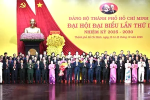 Đoàn đại biểu TPHCM dự Đại hội đại biểu toàn quốc lần thứ XIV của Đảng. Ảnh: VIỆT DŨNG