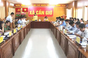 Đề xuất quy định đặc thù cho cán bộ ấp Thiềng Liềng đi họp bằng đò