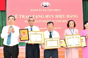 Nhiều thế hệ đảng viên đóng góp âm thầm, to lớn cho sự phát triển của địa phương