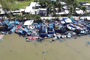 Nam Trung bộ tan hoang sau bão