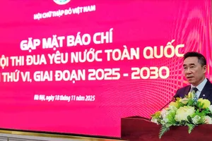 Ông Nguyễn Hải Anh, Phó Chủ tịch, Tổng Thư ký Hội Chữ thập đỏ Việt Nam phát biểu tại buổi họp