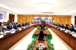 Tổng Bí thư Tô Lâm hội kiến Chủ tịch Quốc hội Lào Saysomphone Phomvihane. Ảnh: THỐNG NHẤT/TTXVN