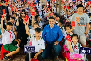 Gương sáng trong “vườn hoa” thi đua yêu nước