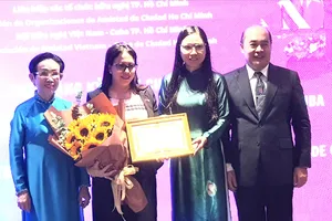 Họp mặt kỷ niệm lần thứ 67 Quốc khánh Cuba