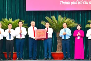 Tổng Bí thư Tô Lâm thăm, chúc tết Đảng bộ, chính quyền và nhân dân TPHCM