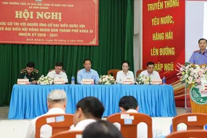 Cử tri xã Bình Khánh mong gỡ vướng đất đai, đẩy nhanh hạ tầng