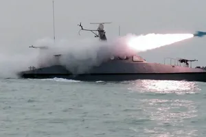 Cân nhắc đưa tàu chiến bảo vệ eo biển Hormuz