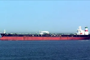 Mỹ tạm thời nới lỏng trừng phạt đối với dầu mỏ Iran