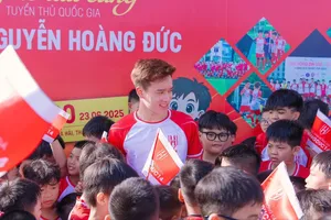 Hoàng Đức với hình ảnh quen thuộc cùng các hoạt động thiện nguyện, bóng đá cộng đồng trong thời gian qua.