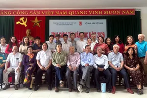 Đông đảo nhà văn, nhà thơ dự Trại sáng tác văn học tại Khánh Hòa